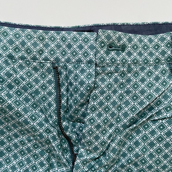 Club Monaco Shorts - Picture 3 of 4